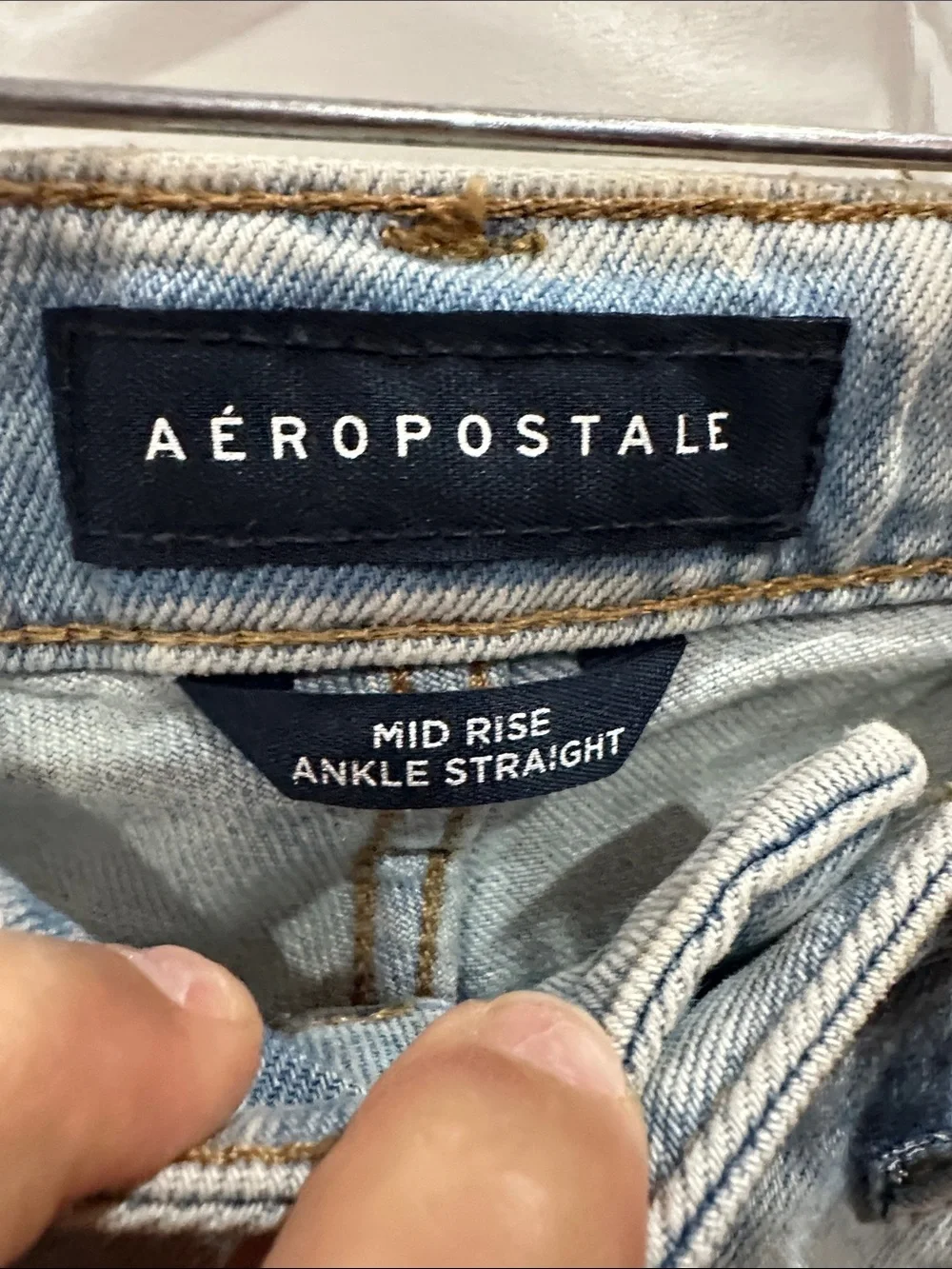 NWOT  Aeropostale Light Blue Distressed Straight Jeans size 2R